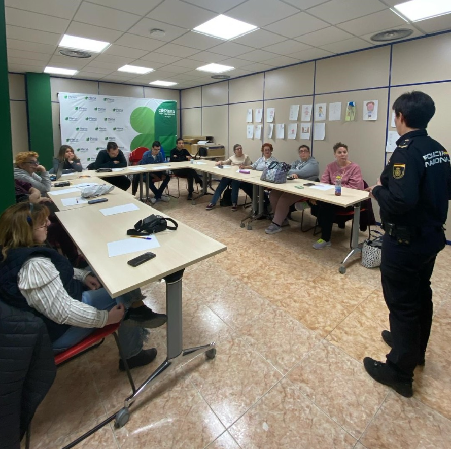 Respeta mi espacio. Charla con la Policía.