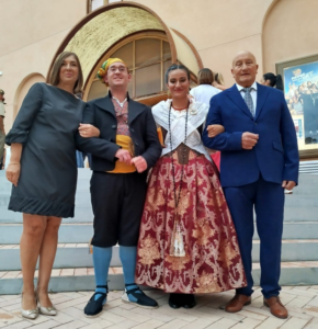 María Koraima Giménez y Miguel Ángel Giménez, jóvenes representantes de la sociedad bilbilitana, junto a Lucrecia Jurado y José Daniel Arias.